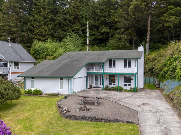 318 S Quadrant St, Rockaway Beach, OR 97136