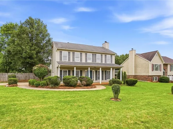4331 Kinnamon Rd, Winston Salem, NC 27103