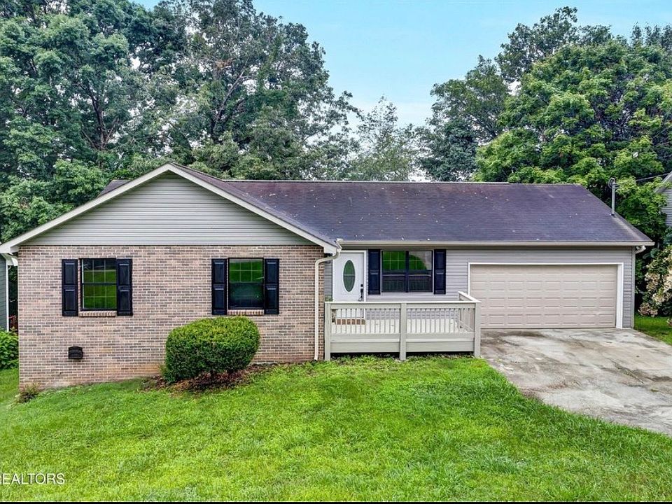 1st image of 1453 Overton Ln