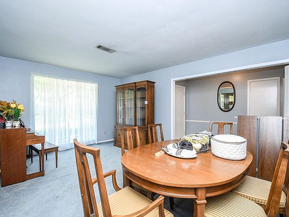 3rd image of 7719 Clarewood Dr