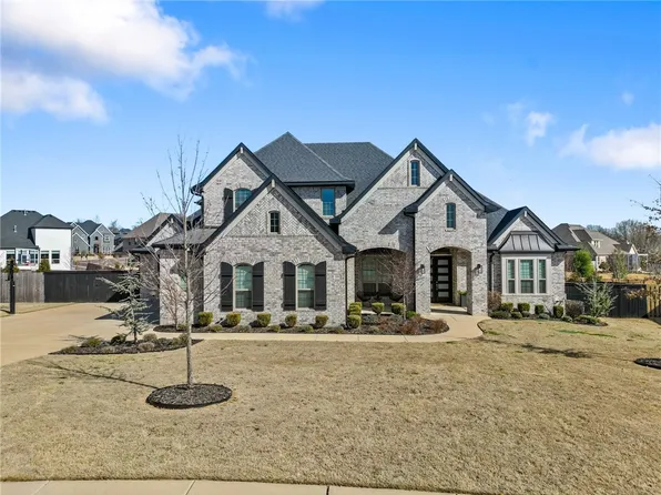 208 Melbourne Ln, Cave Springs, AR 72718