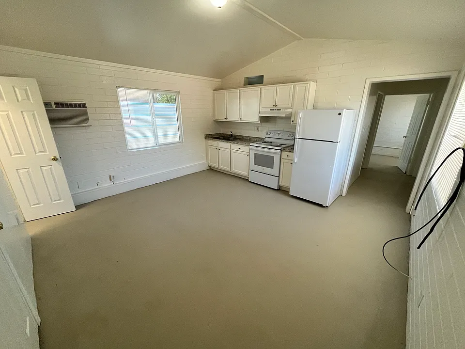 1347 E Benson Hwy #13