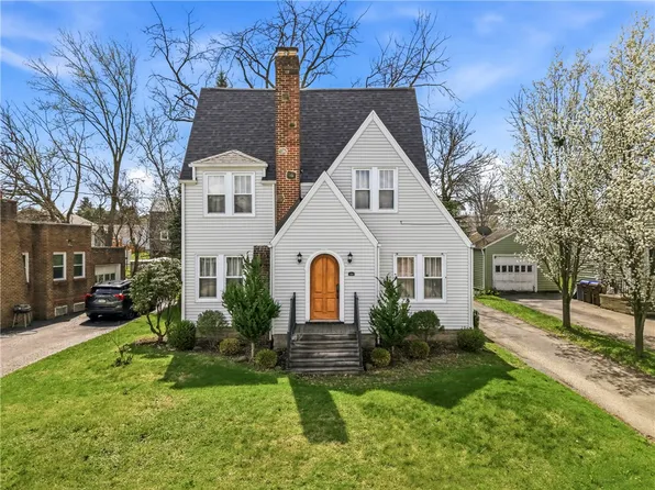 1034 Myrtle Pl, Sharon, PA 16146