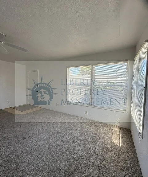 1115 S Central Ave #B — Photo 3