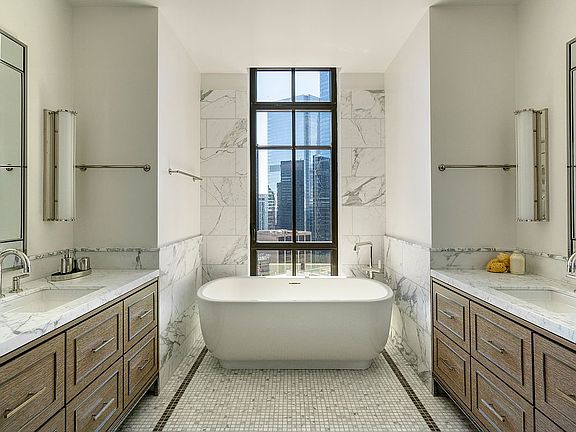 4th image of 25 Park Row Unit Penthouse 43