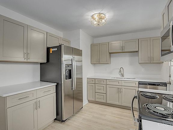 4th image of 602 Fern Ct