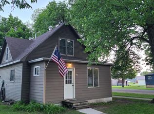 202 Pioneer Ave, Hayti, SD 57241