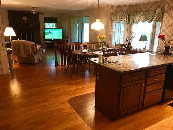 3rd image of 8525 Wilton Way