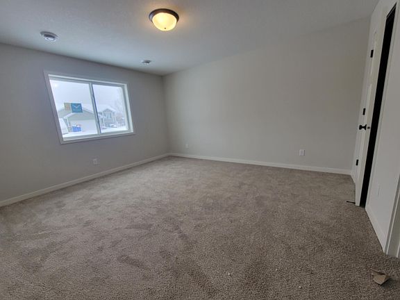 4th image of 330 Mill St