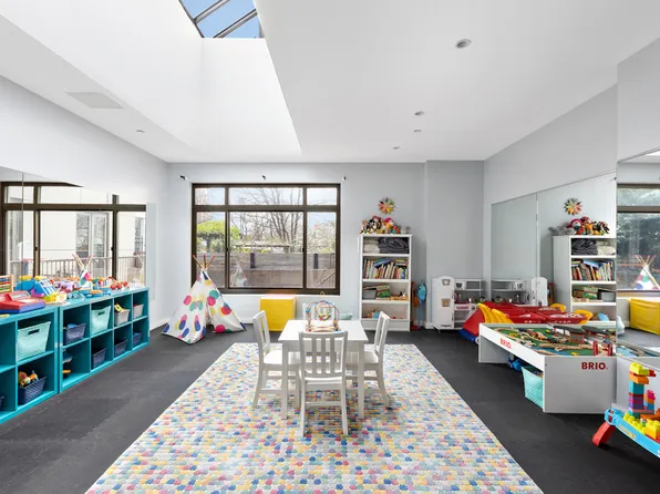 500 4th Avenue image 16 of 17