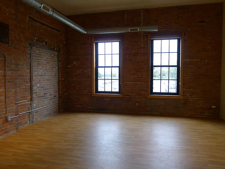 The Lofts at New Amsterdam — Photo 35