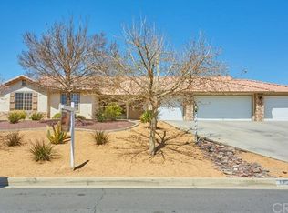 19618 Powhatan Rd, Apple Valley, CA 92308