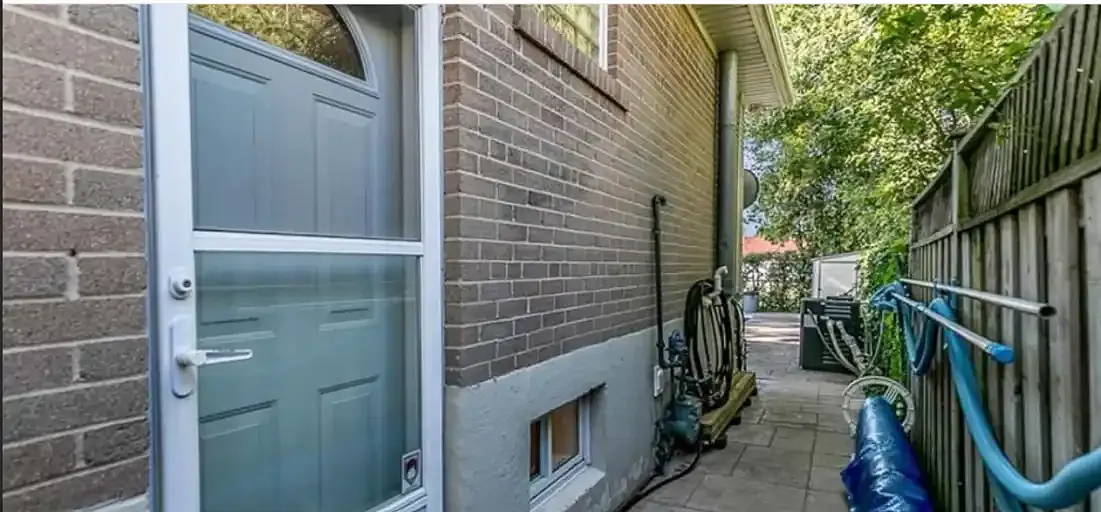 2 bed, 1.0 bath, 1200 sqft, $2,000 — Photo 3