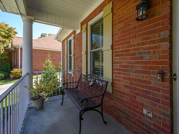 4th image of 513 Magnolia Crest Cir