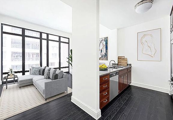 4th image of 155 W 11th St #4L