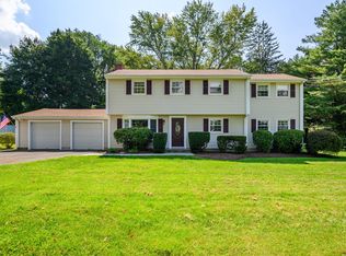 2 Elm Dr, Newtown, CT 06470