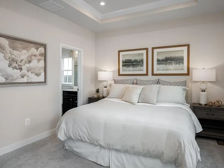 4 Friendship Ct — Photo 19
