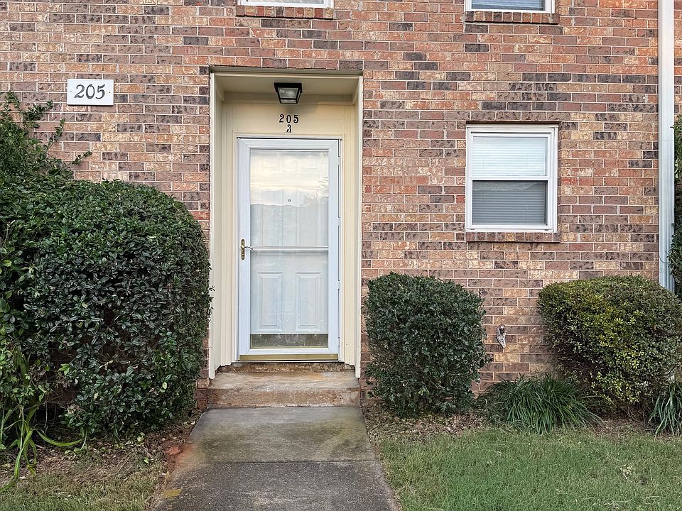 1st image of 205 Marinawoods Dr SE APT 3
