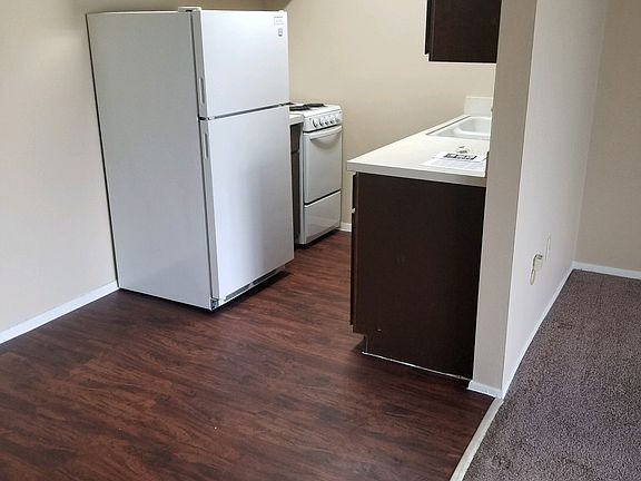 2nd image of 590 E Buchtel Ave APT 32