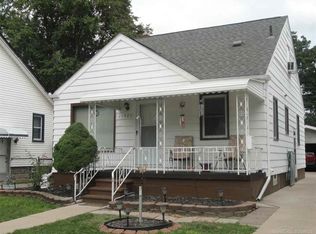 26820 La Salle St, Roseville, MI 48066