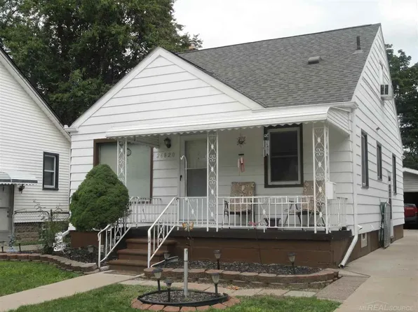 26820 La Salle St, Roseville, MI 48066