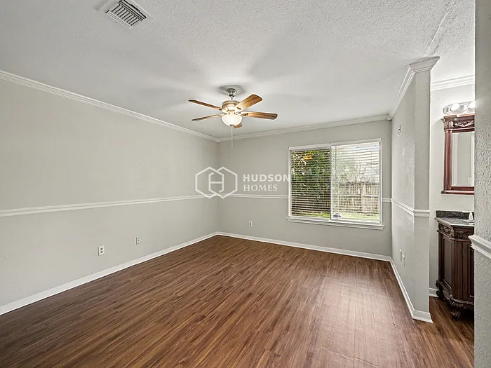 9127 Cypress Square Dr — Photo 16