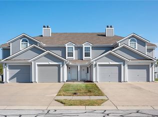 5843 NW Plantation Ln, Lees Summit, MO 64064