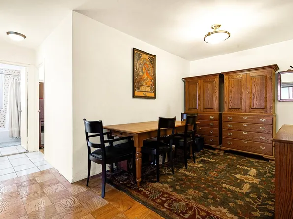 70-25 Yellowstone Boulevard image 6 of 21