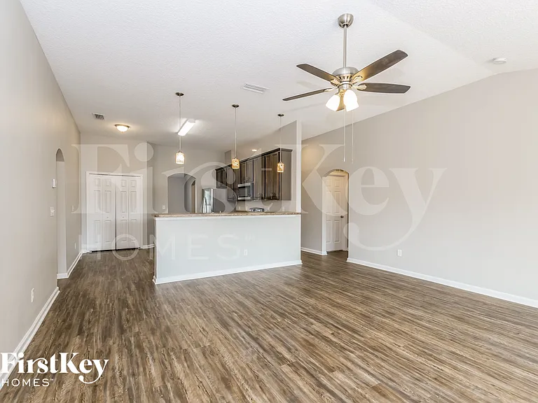 9760 Woodstone Mill Dr — Photo 2