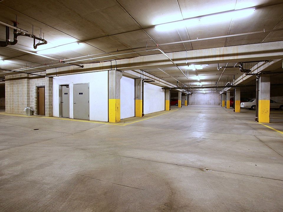 West Fargo, ND West Lake Apartments | Parking