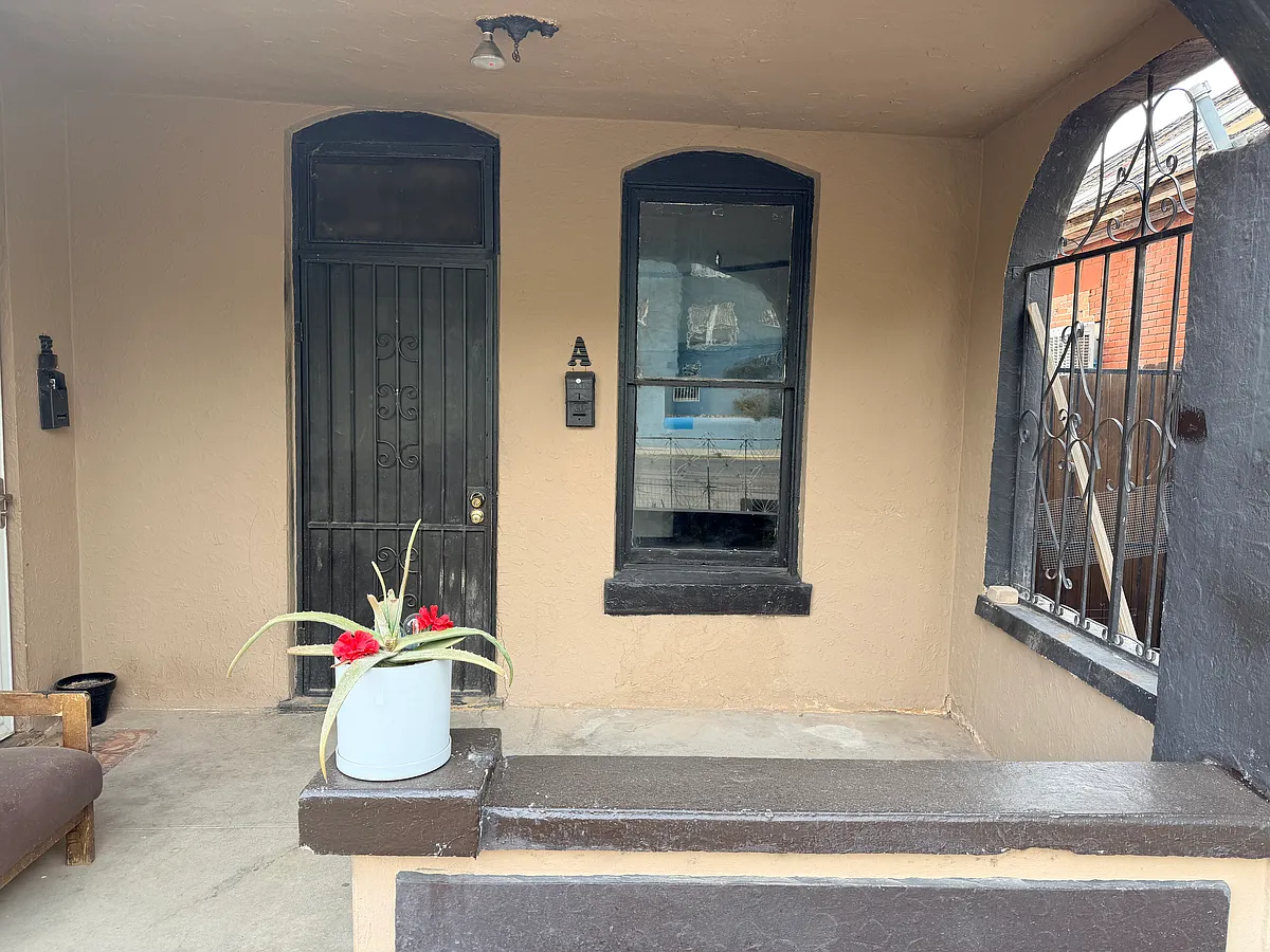 Building Photo - 702 Arizona Ave #A