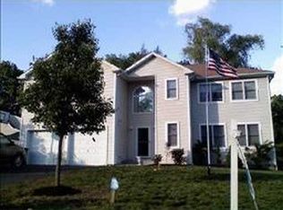 4 Dennis McHugh Ct, Tappan, NY 10983