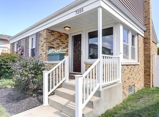 7255 N McVicker Ave, Chicago, IL