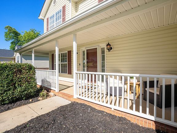 5th image of 112 Skilton Dr