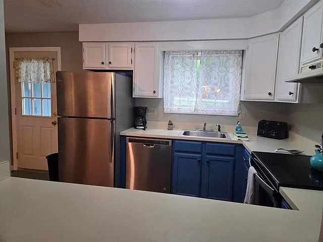 10 Madison Dr #87 — Photo 6
