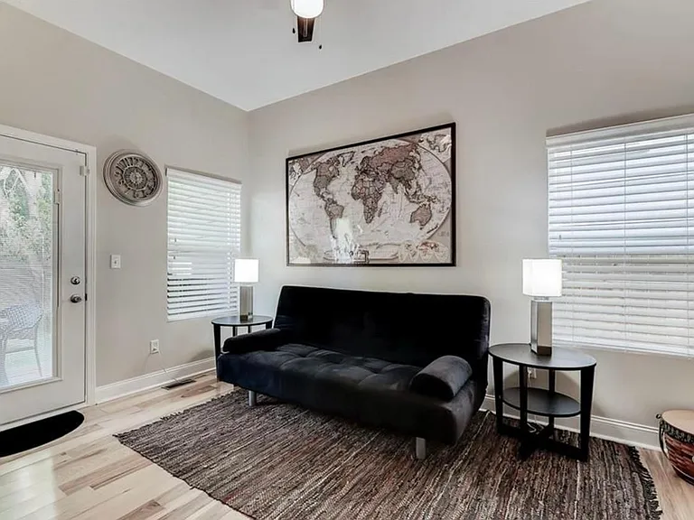 1322 Laurel St — Photo 20
