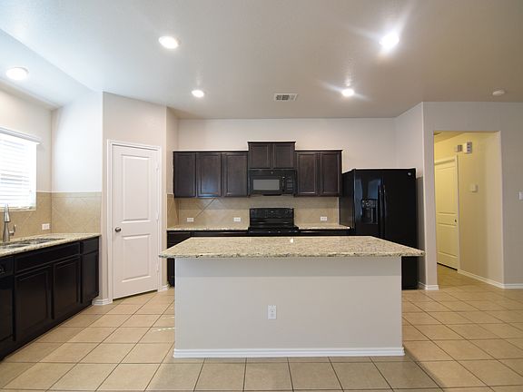 5th image of 3908 Endicott Dr