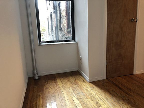 5th image of 122 Saint Marks Pl APT 10