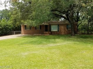 5330 Forest Park Dr, Mobile, AL 36618