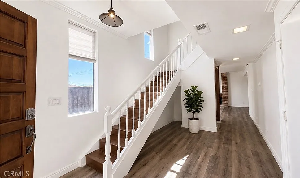 2 bed, 2.5 bath, 1576 sqft, $3,100 — Photo 3