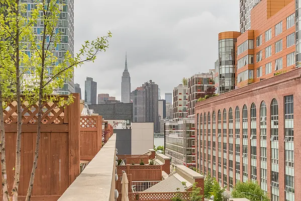 Sold by Modern Spaces | media 11
