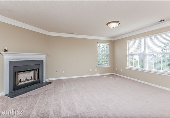 003-Living_Room-2220458-large