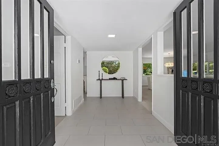 445 Avenida Primavera — Photo 4