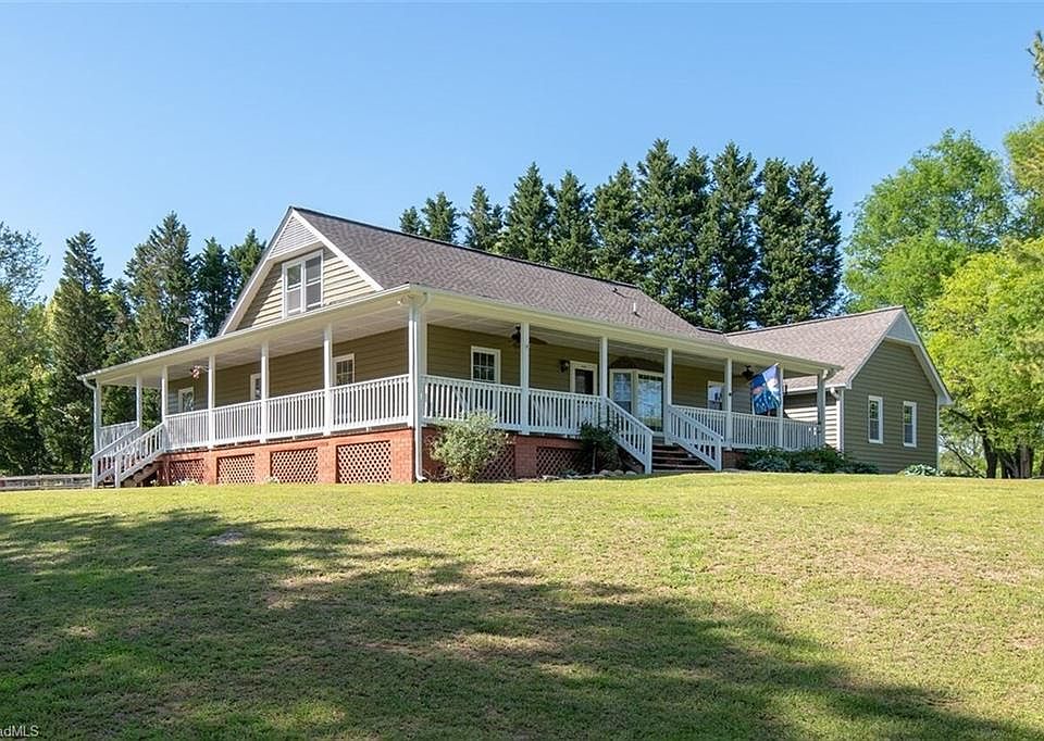 1st image of 203 Plum Hollow Ct