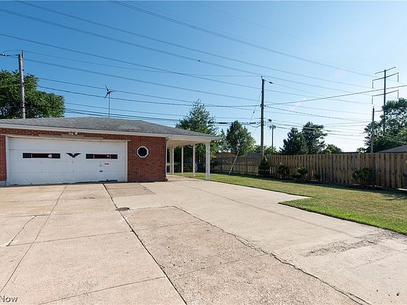 5th image of 9567 Idlewood Dr