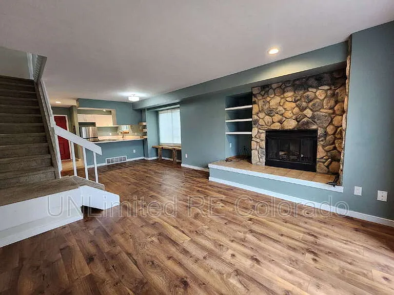 731 Julian Cir — Photo 2
