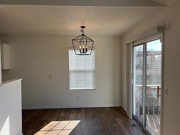 5th image of 825 S Chinkapin Ave