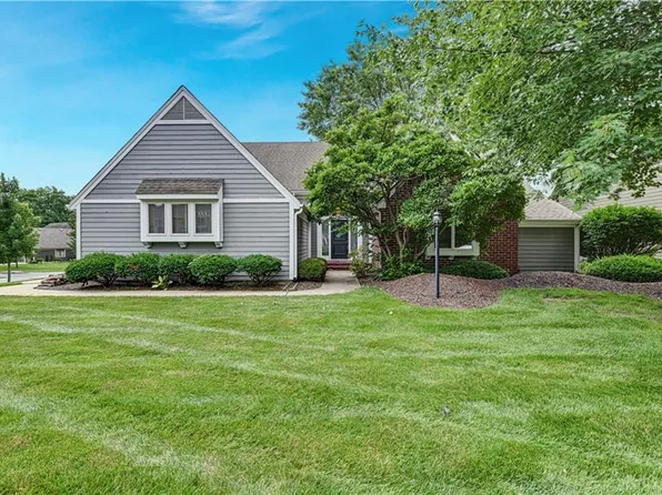 12313 Pembroke Ln, Leawood, KS 66209