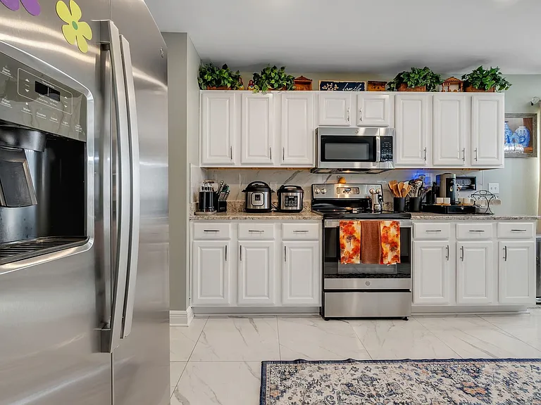 4800 Silent Creek Ln — Photo 15