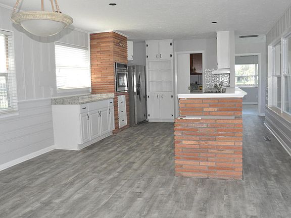 4th image of 14647 Island Dr
